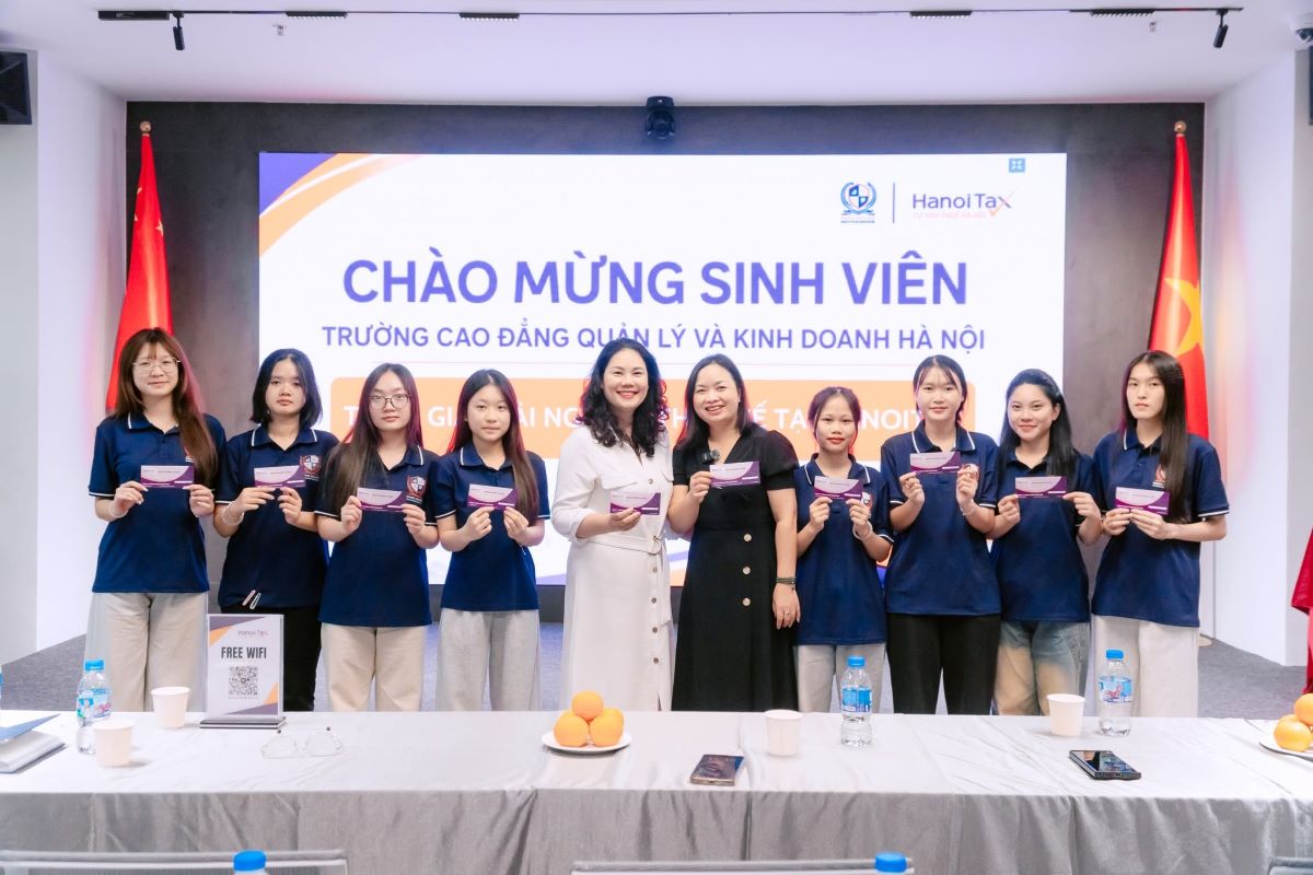 sinh viên kế toán tham quan doanh nghiệp Hanoitax