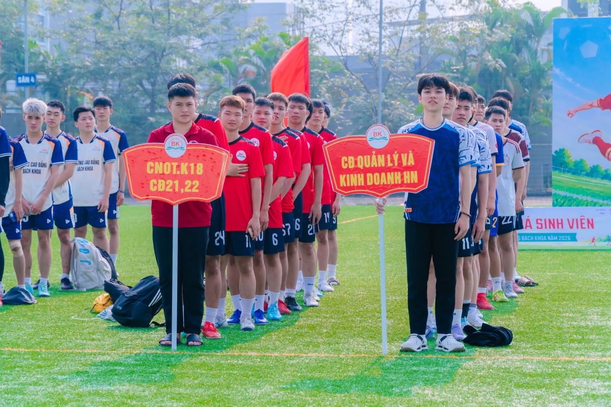 Le-khai-mac-giai-bong-da-giao-huu-chao-tan-sinh-vien-K26-nam-hoc-2026-2027